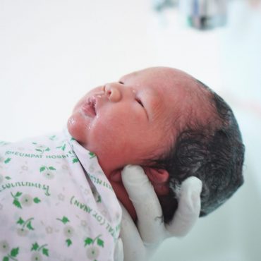 การอาบน้ำทารกแรกเกิด สำหรับคุณแม่มือใหม่